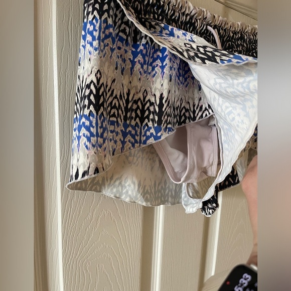 Athleta shorts • Women’s medium - Picture 4 of 6